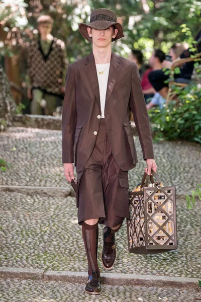 Look 53